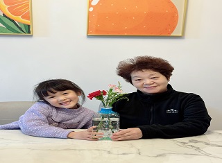 1761869980910221.jpg 华泾小学重阳节3.jpg